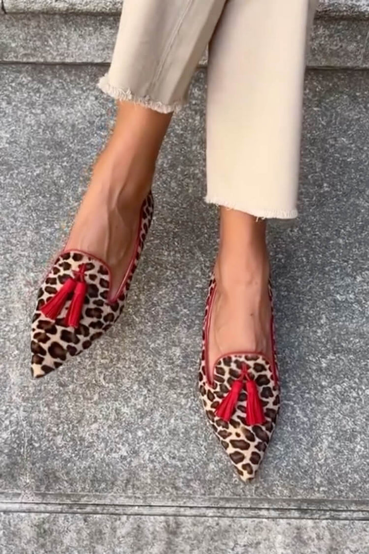 SAVINA | Eleganti mocassini a punta con dettagli frangia per un look raffinato