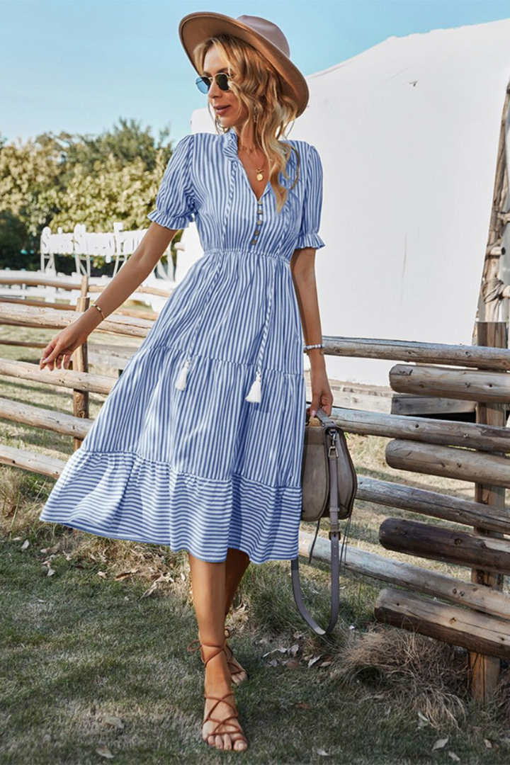 Lucia | Stile Frizzante Elegante con Abito Midi a Righe e Frange per un Look Sofisticato