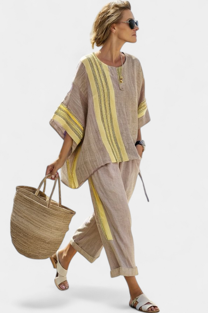 Daniela – top elegante lavanda e pantaloni a righe senape