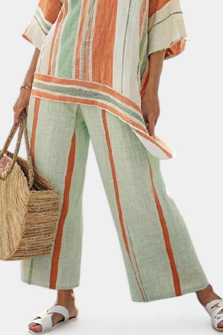 Elegante Set in Lino di Bambù a Righe con Camicetta Asimmetrica e Pantaloni Larghi per uno Stile Raffinato