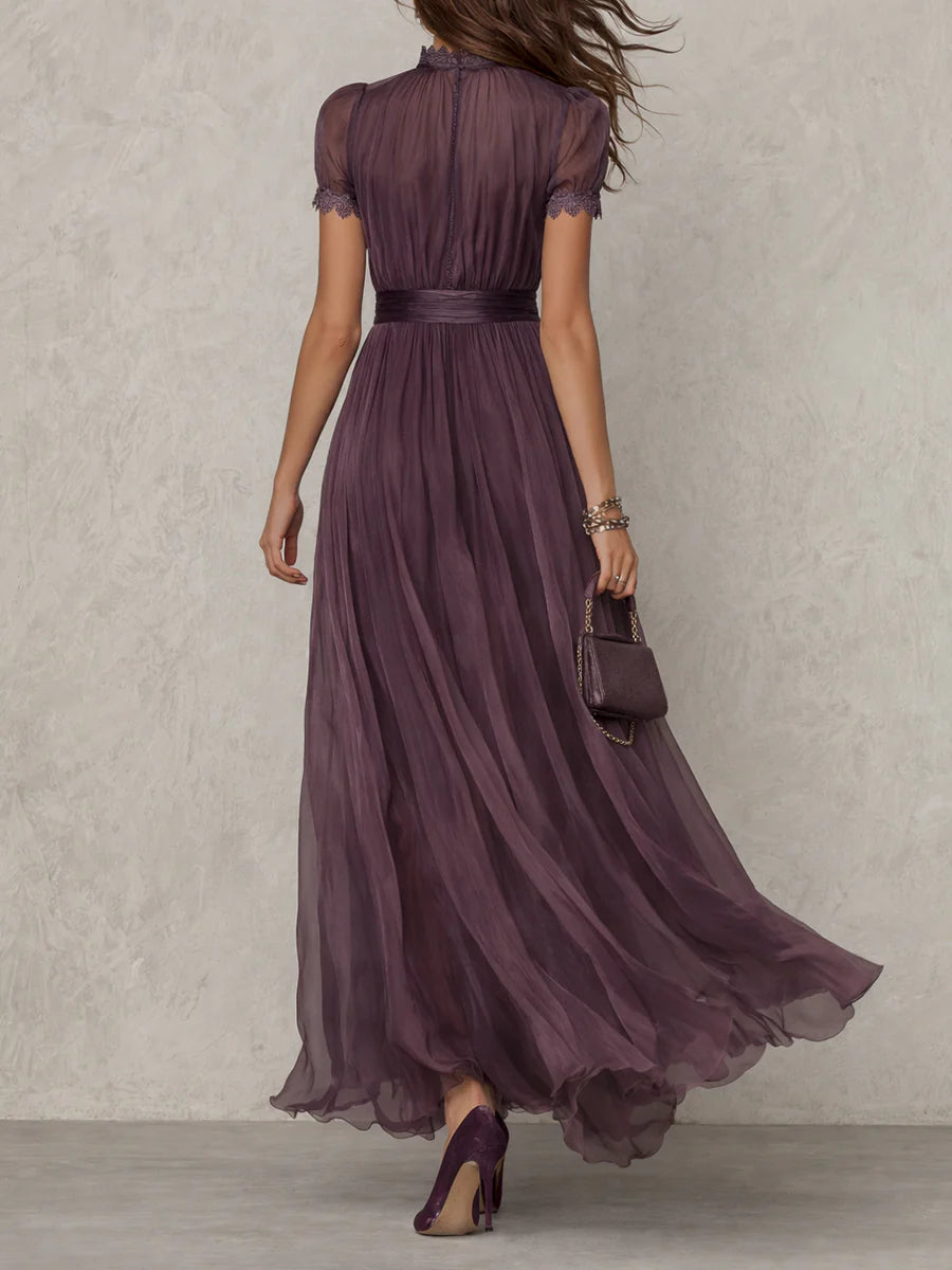 Abito lungo viola con scollo a goccia e bordo in pizzo di chiffon