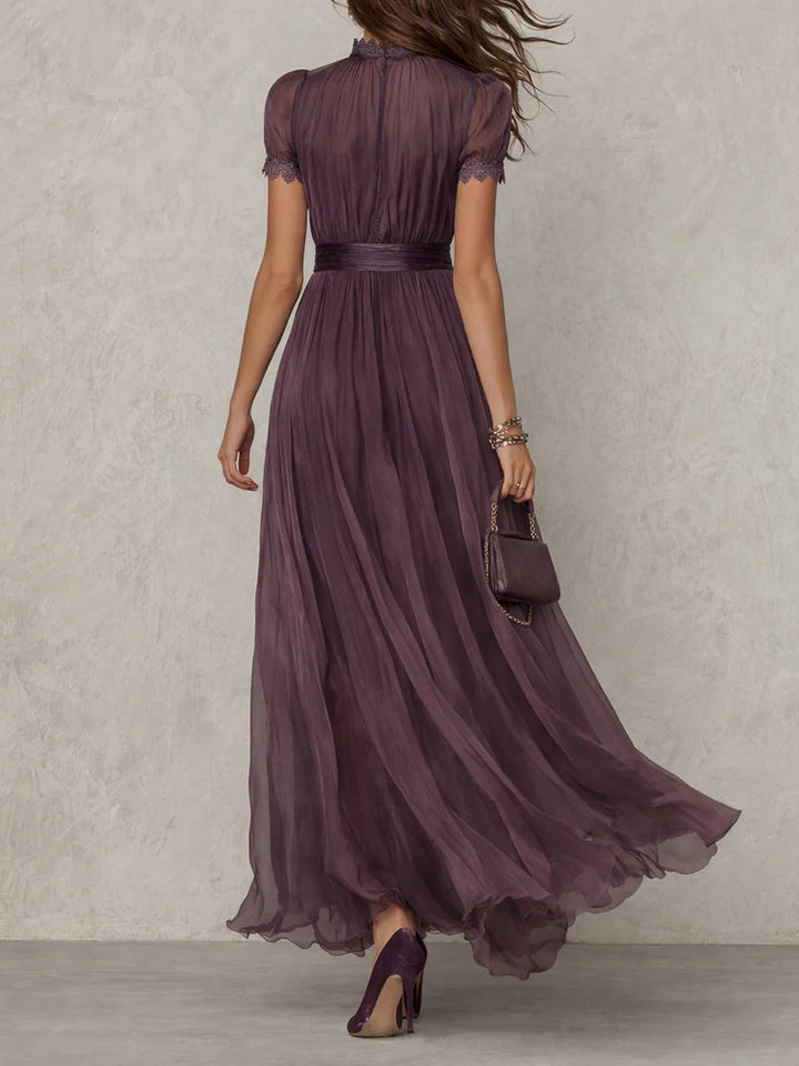 Abito lungo viola con scollo a goccia e bordo in pizzo di chiffon