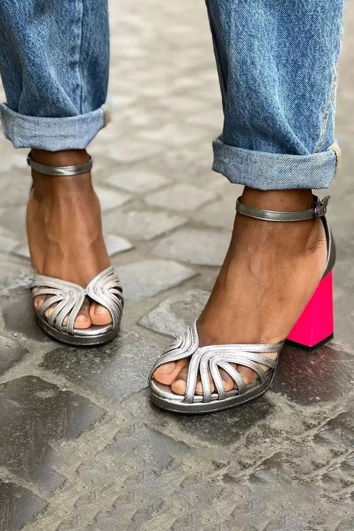 Naelle™ | Sandali lucidi con tacco grosso e fibbia raffinata per uno stile elegante