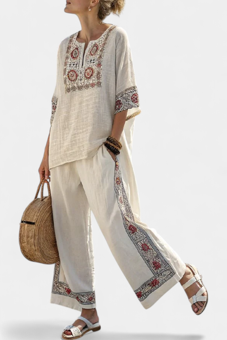 Set Ethnic Daisy in Raw with Delicate Floral Embroidery in Red and Black - Limited Edition