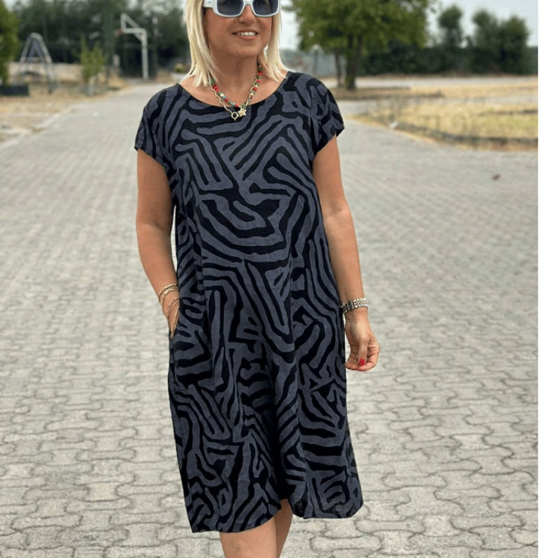 Vera | Vestito Estivo alla Moda con Stampa Colorata e Scollo Rotondo